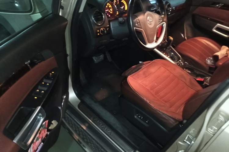 Used Opel Antara 2011 2.4 Luxury Two-Wheel-Drive Version Driver Seat