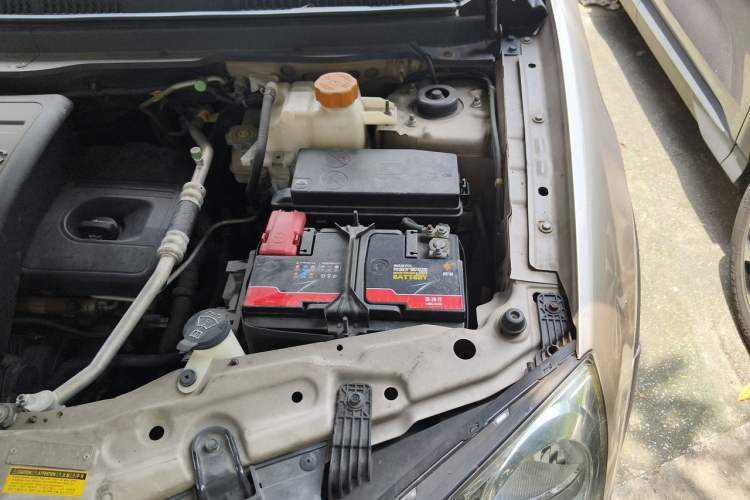 Used Opel Antara 2011 2.4 Comfort Two-Wheel Drive Engine Bay Left