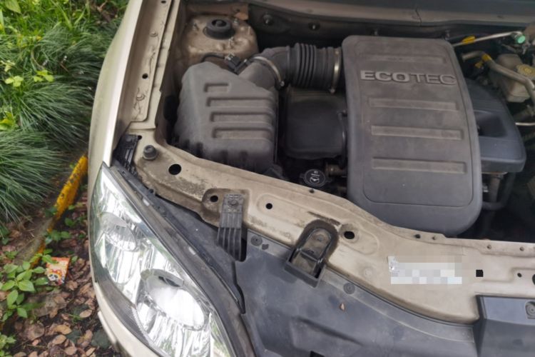 Used Opel Antara 2011 2.4 Luxury Four-Wheel-Drive Model Engine Bay Right