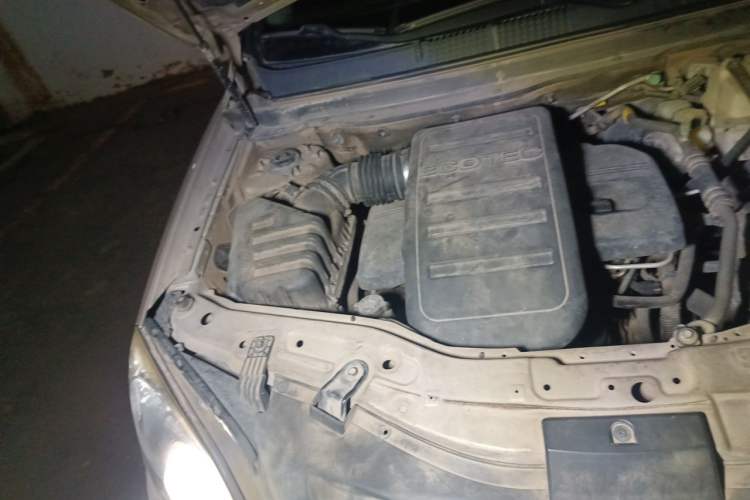 Used Opel Antara 2011 2.4 Luxury Four-Wheel-Drive Model Engine Bay Right