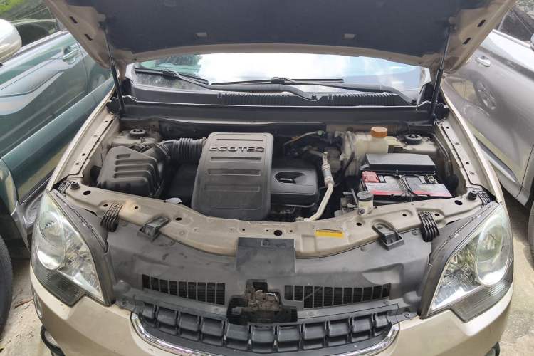 Used Opel Antara 2011 2.4 Comfort Two-Wheel Drive Engine Bay
