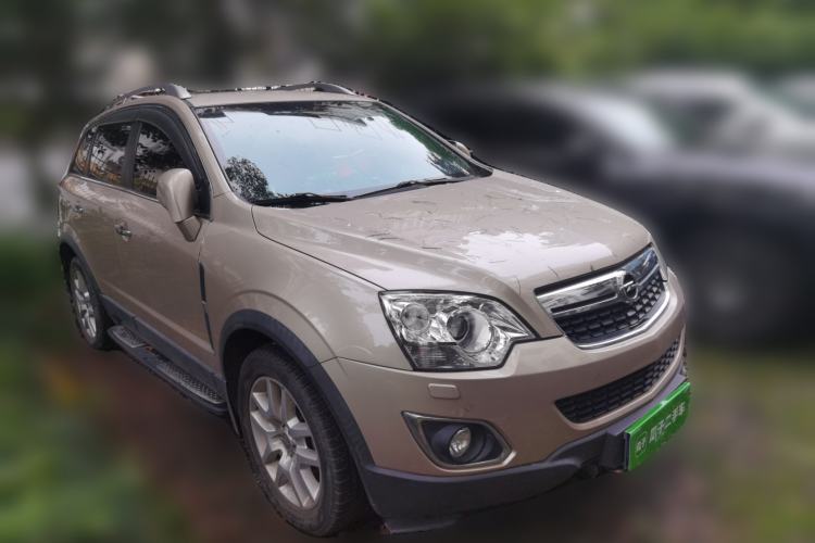 Used Opel Antara 2011 2.4 Luxury Four-Wheel-Drive Model Front Right 45 Deg