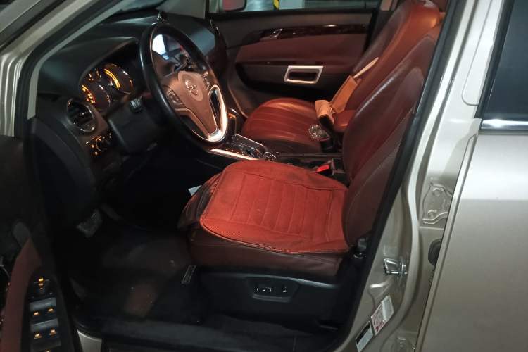 Used Opel Antara 2011 2.4 Luxury Two-Wheel-Drive Version Left Front Seat