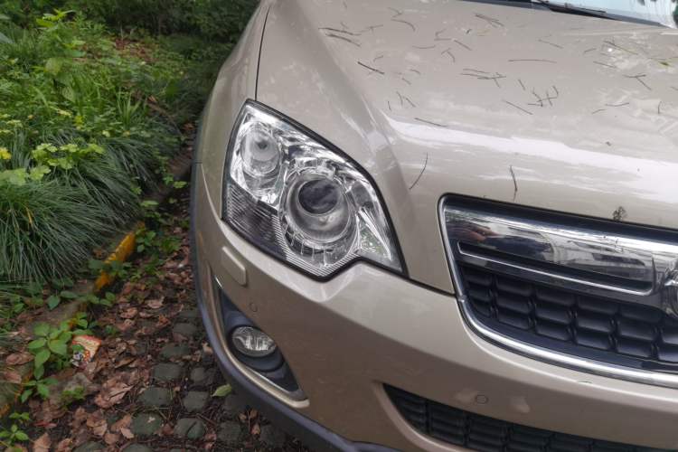 Used Opel Antara 2011 2.4 Luxury Four-Wheel-Drive Model Right Front Headlight