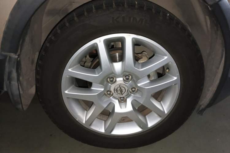 Used Opel Antara 2011 2.4 Luxury Two-Wheel-Drive Version Right Front Wheel Hub