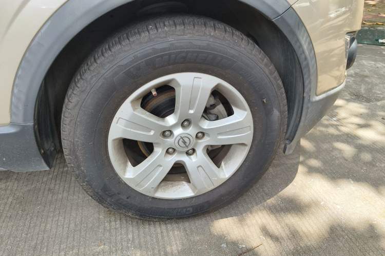 Used Opel Antara 2011 2.4 Comfort Two-Wheel Drive Right Front Wheel Hub