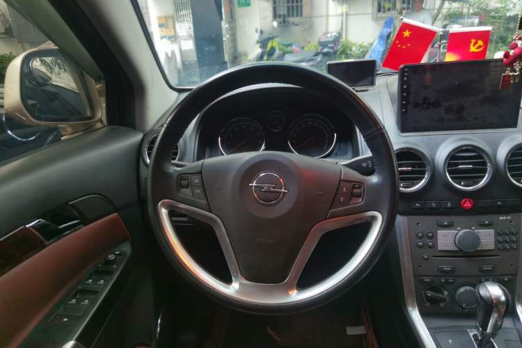 Used Opel Antara 2011 2.4 Luxury Four-Wheel-Drive Model Steering Wheel