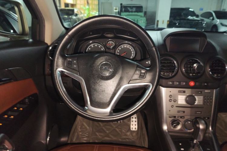 Used Opel Antara 2011 2.4 Comfort Two-Wheel Drive Steering Wheel