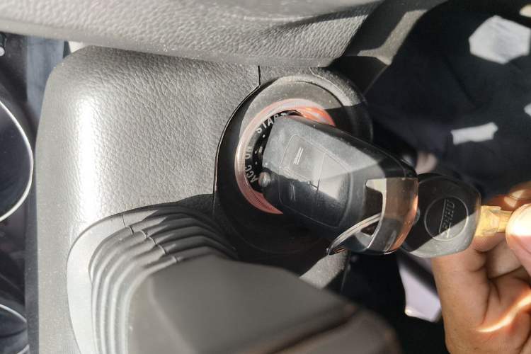 Used Opel Antara 2011 2.4 Comfort Two-Wheel Drive Vehicle Key