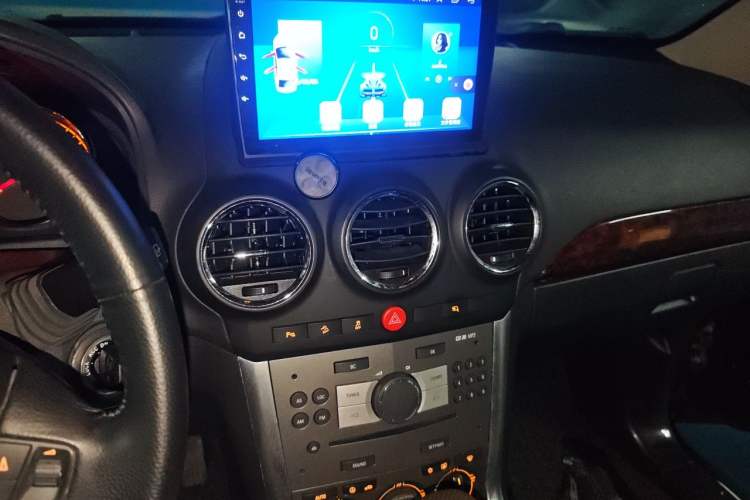 Used Opel Antara 2012 2.4L 4x4 Luxury Edition Audio And AC Panel