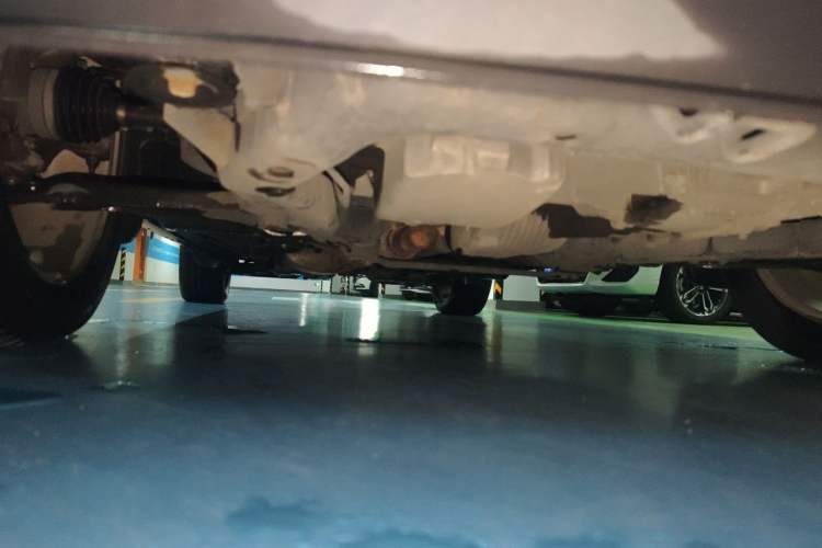 Used Opel Antara 2012 2.4L 4x4 Luxury Edition Chassis Front