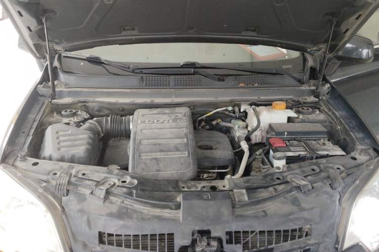 Used Opel Antara 2012 2.4L 4x4 Luxury Edition Engine Bay