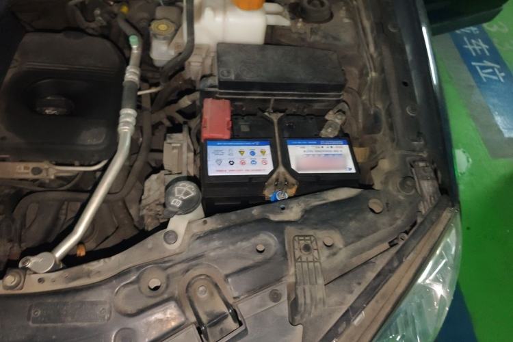 Used Opel Antara 2012 2.4L 4x4 Luxury Edition Engine Bay Left