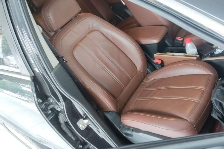 Used Opel Antara 2012 2.4L 4x4 Luxury Edition Right Front Seat