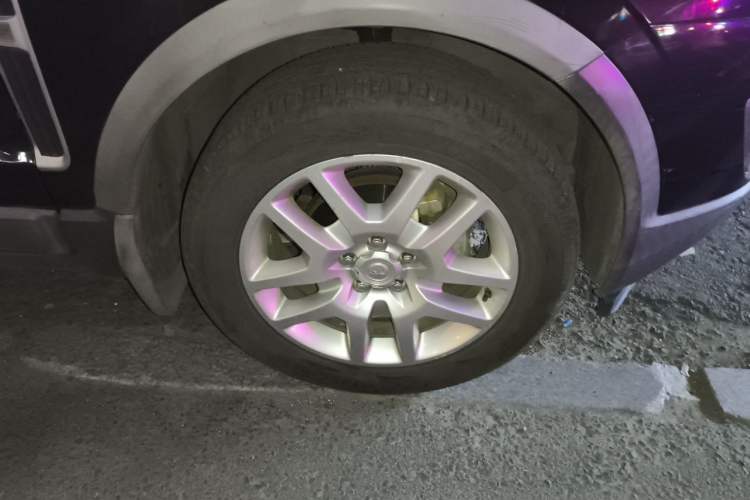 Used Opel Antara 2012 2.4L 4x4 Luxury Edition Right Front Wheel Hub