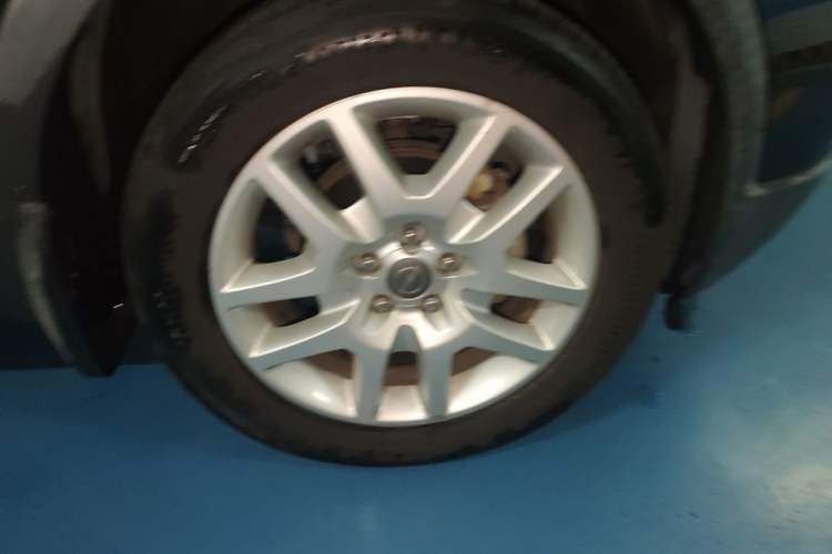 Used Opel Antara 2012 2.4L 4x4 Luxury Edition Right Front Wheel Hub