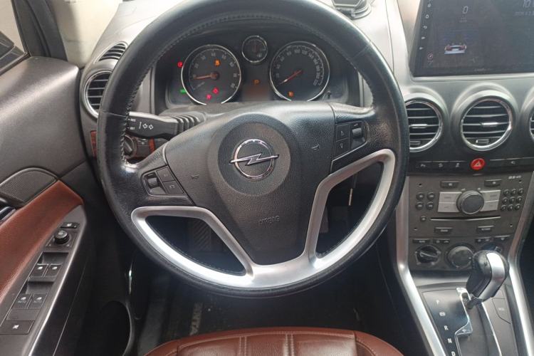 Used Opel Antara 2012 2.4L 4x4 Luxury Edition Steering Wheel