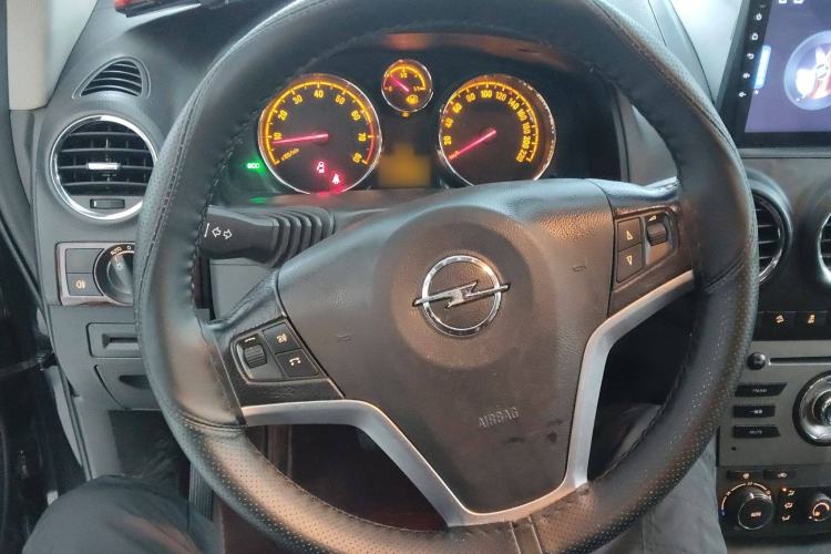Used Opel Antara 2012 2.4L 4x4 Luxury Edition Steering Wheel
