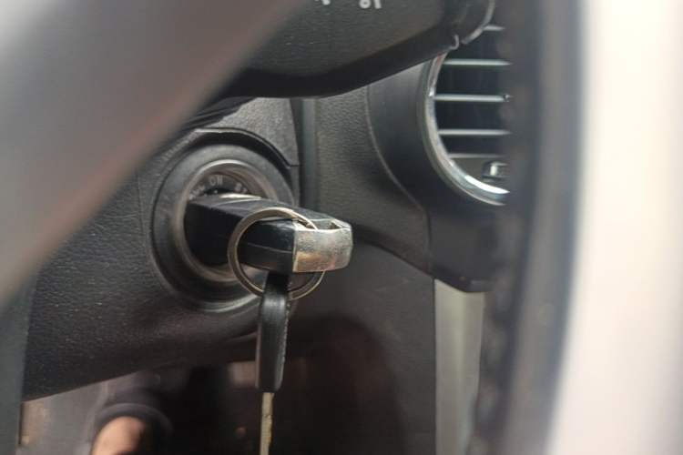 Used Opel Antara 2012 2.4L 4x4 Luxury Edition Vehicle Key