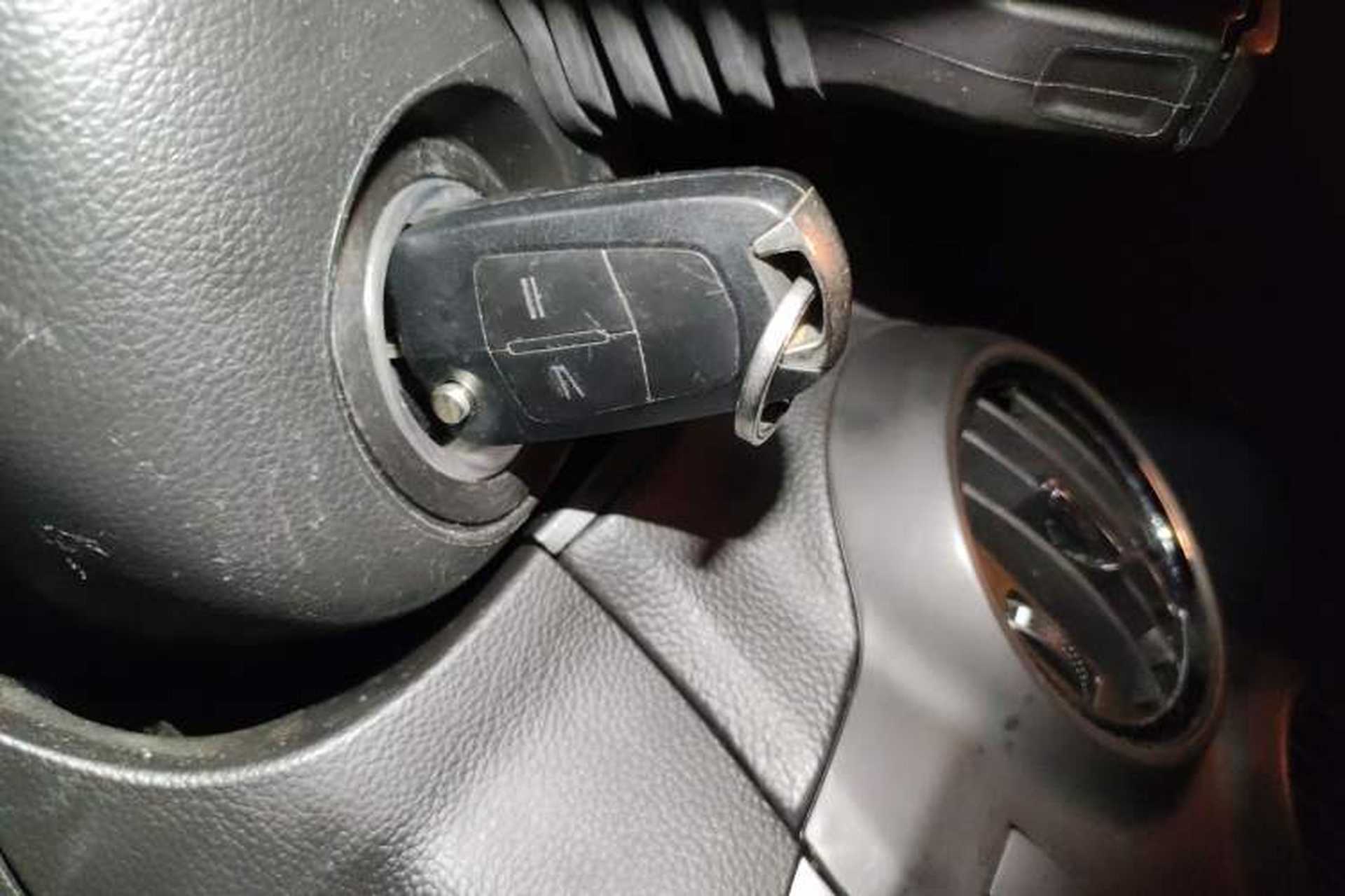 Used Opel Antara 2012 2.4L Two-Wheel-Drive Comfort Edition Vehicle Key