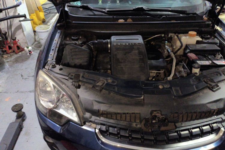Used Opel Antara 2012 2.4L 4x4 Comfort Edition Engine Bay Right