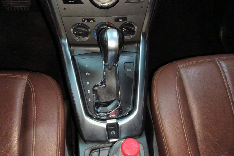 Used Opel Antara 2012 2.4L 4x4 Comfort Edition Gear Lever