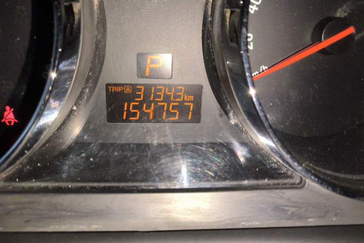 Used Opel Antara 2012 2.4L 4x4 Comfort Edition Odometer Close Up