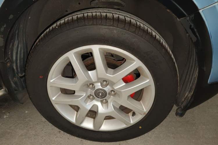 Used Opel Antara 2012 2.4L 4x4 Luxury Edition Right Front Wheel Hub