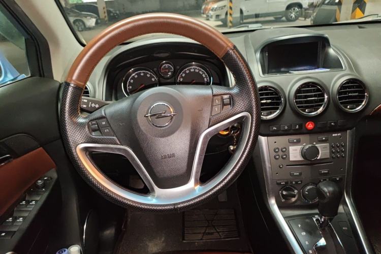 Used Opel Antara 2012 2.4L 4x4 Luxury Edition Steering Wheel