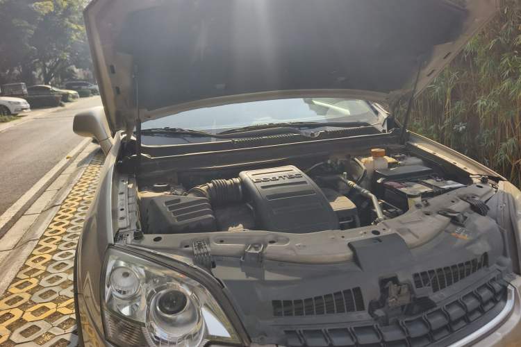 Used Opel Antara 2012 2.4L 4x4 Luxury Edition Engine Bay Right