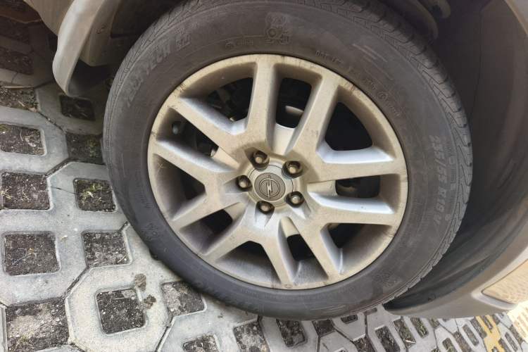 Used Opel Antara 2012 2.4L 4x4 Luxury Edition Right Front Wheel Hub