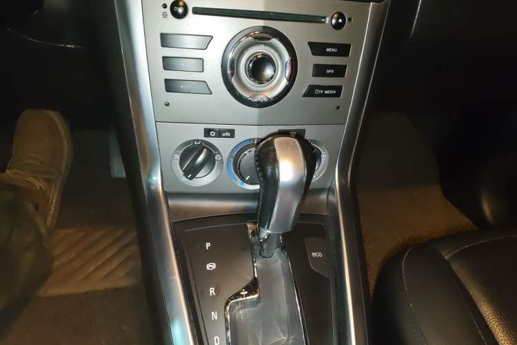 Used Opel Antara 2012 2.4L Two-Wheel-Drive Comfort Edition Audio And AC Panel