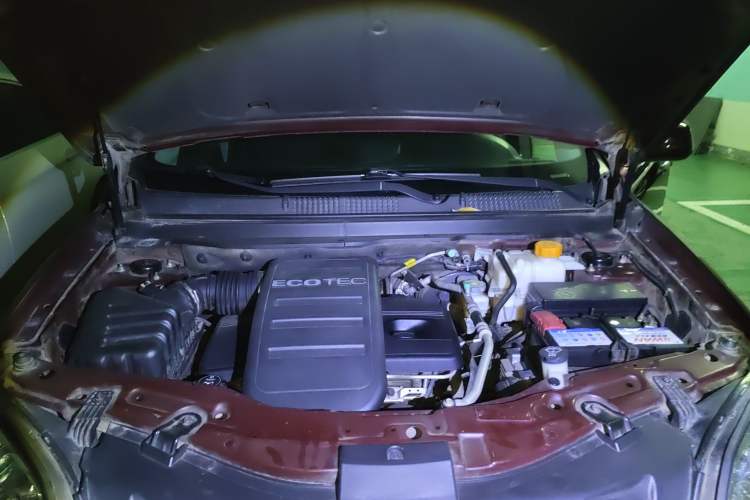 Used Opel Antara 2012 2.4L Two-Wheel-Drive Comfort Edition Engine Bay