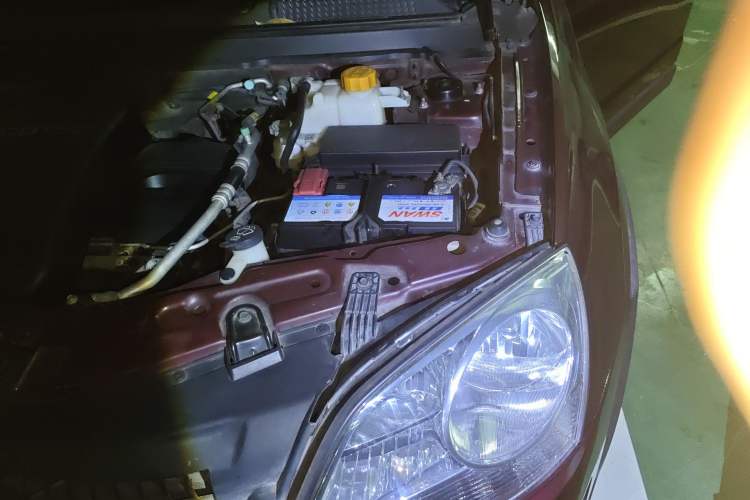 Used Opel Antara 2012 2.4L Two-Wheel-Drive Comfort Edition Engine Bay Left