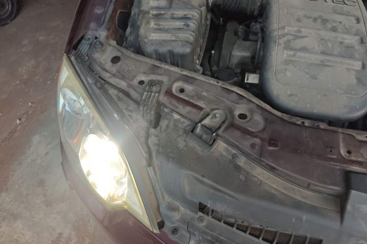 Used Opel Antara 2012 2.4L 4x4 Luxury Edition Engine Bay Right