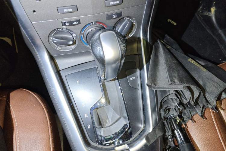 Used Opel Antara 2012 2.4L Two-Wheel-Drive Comfort Edition Gear Lever