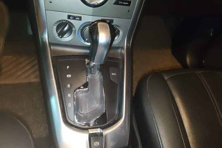 Used Opel Antara 2012 2.4L Two-Wheel-Drive Comfort Edition Gear Lever