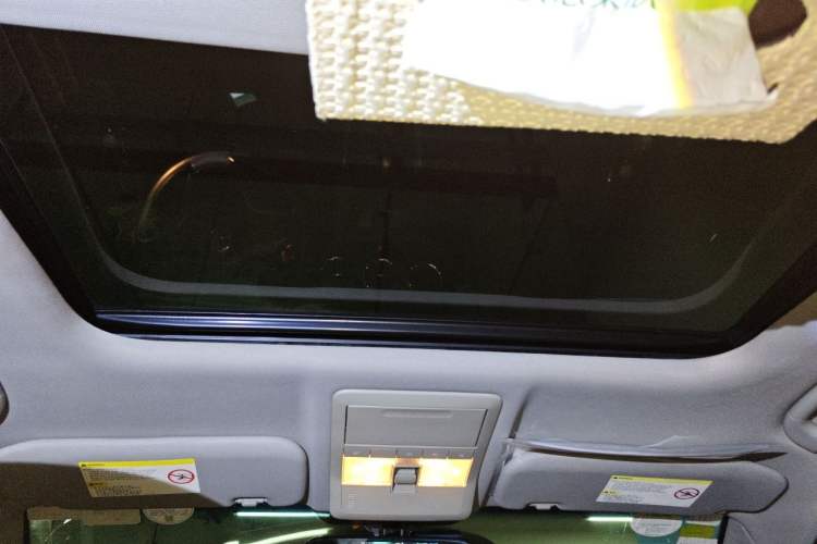 Used Opel Antara 2012 2.4L Two-Wheel-Drive Comfort Edition Headliner