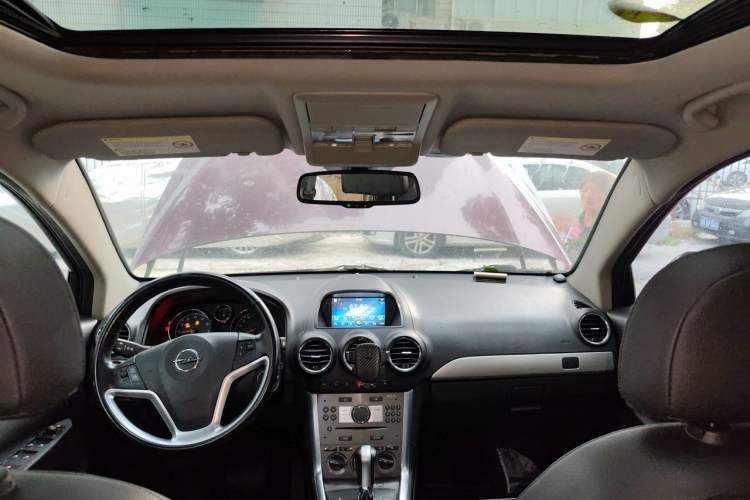 Used Opel Antara 2012 2.4L Two-Wheel-Drive Luxury Edition Headliner