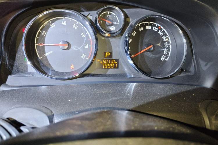 Used Opel Antara 2012 2.4L Two-Wheel-Drive Comfort Edition Odometer Close Up