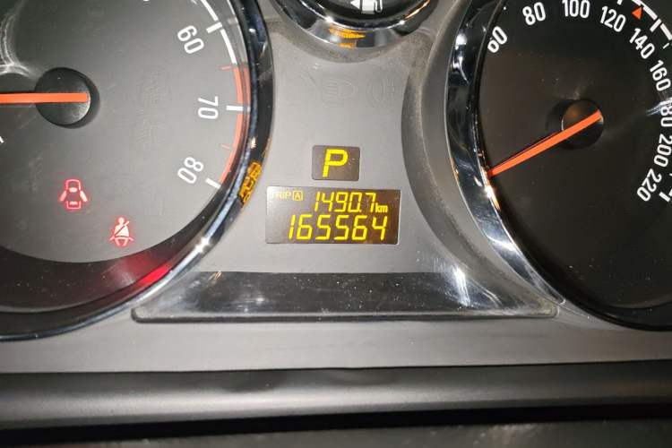 Used Opel Antara 2012 2.4L Two-Wheel-Drive Comfort Edition Odometer Close Up