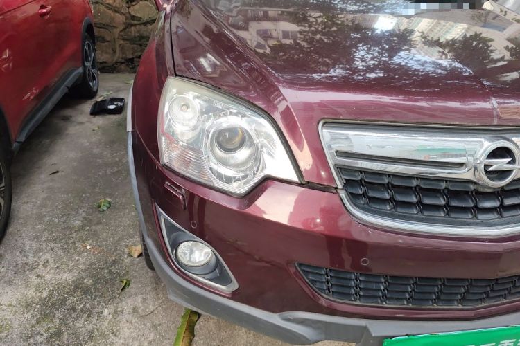 Used Opel Antara 2012 2.4L Two-Wheel-Drive Luxury Edition Right Front Headlight