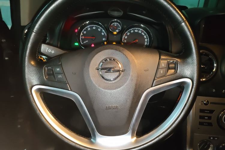 Used Opel Antara 2012 2.4L Two-Wheel-Drive Comfort Edition Steering Wheel