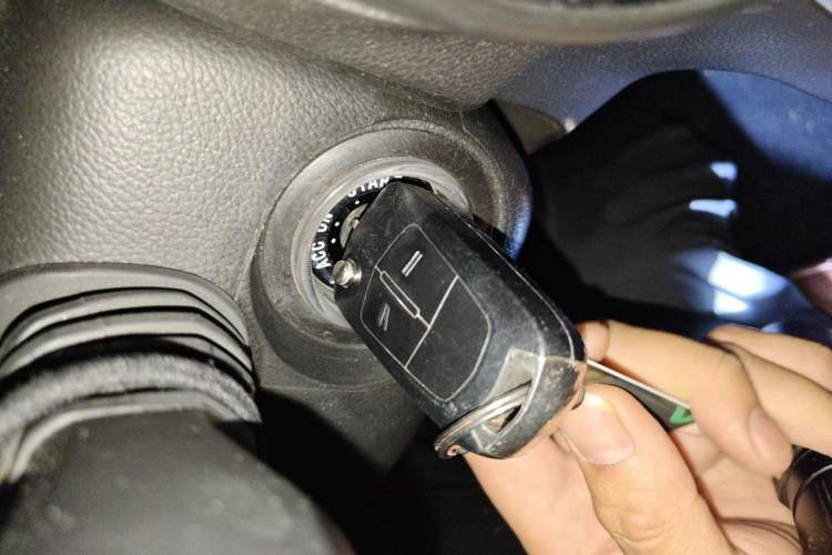 Used Opel Antara 2012 2.4L Two-Wheel-Drive Comfort Edition Vehicle Key