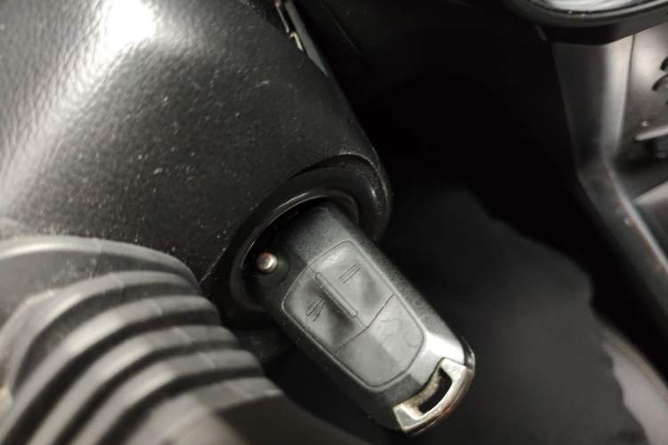 Used Opel Antara 2012 2.4L Two-Wheel-Drive Luxury Edition Vehicle Key