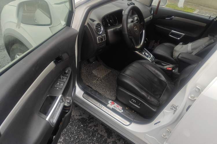 Used Opel Antara 2012 2.4L Two-Wheel-Drive Luxury Edition Driver Seat