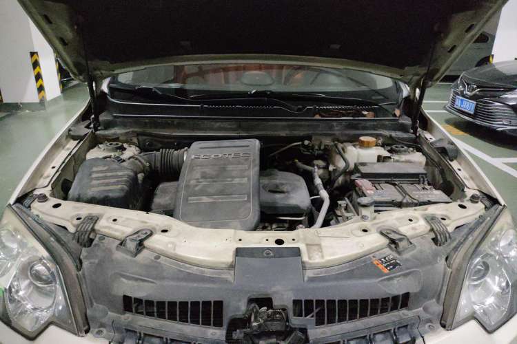 Used Opel Antara 2012 2.4L Two-Wheel-Drive Luxury Edition Engine Bay