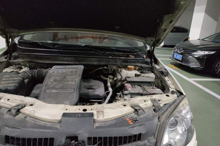 Used Opel Antara 2012 2.4L Two-Wheel-Drive Luxury Edition Engine Bay Left