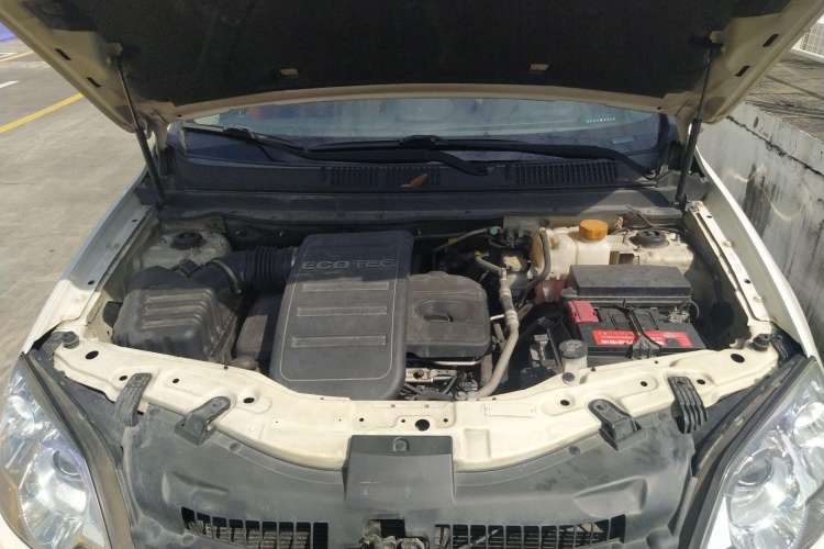 Used Opel Antara 2012 2.4L Two-Wheel-Drive Luxury Edition Engine Bay