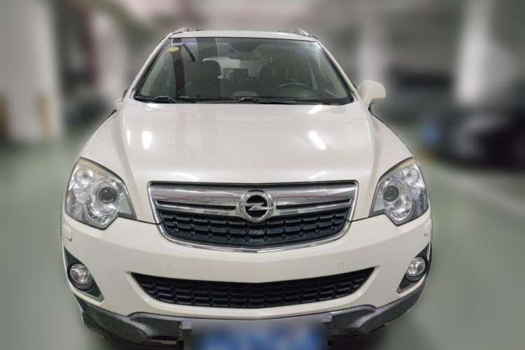 Used Opel Antara 2012 2.4L Two-Wheel-Drive Luxury Edition Front